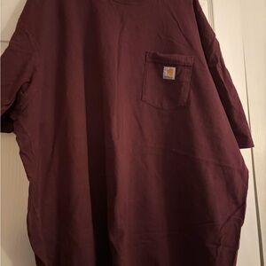 Carhartt slightly used 4 XL Men’s Pocket T-Shirt in Dark Burgundy